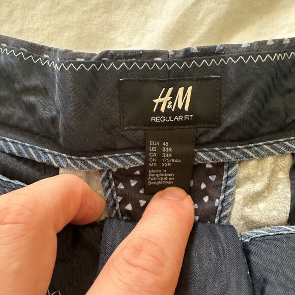 H&M Blue Diamond Pattern Shorts (33R) - Picture 5 of 5